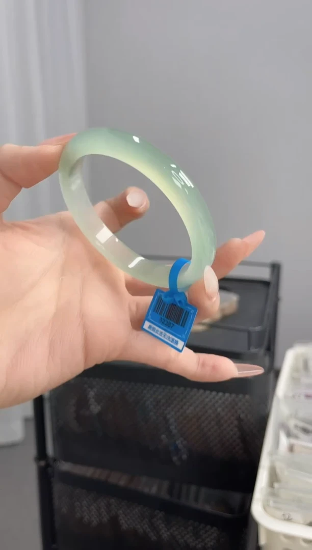 【闪购商品】玛瑙/玉髓手镯未镶嵌59-60圈