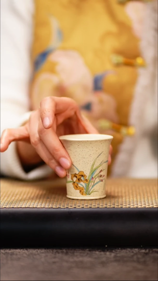 3小鱼白玉段兰草闻香杯