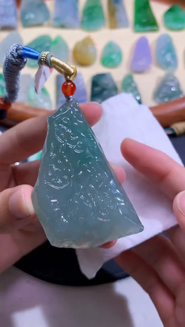 颈饰未镶嵌翡翠