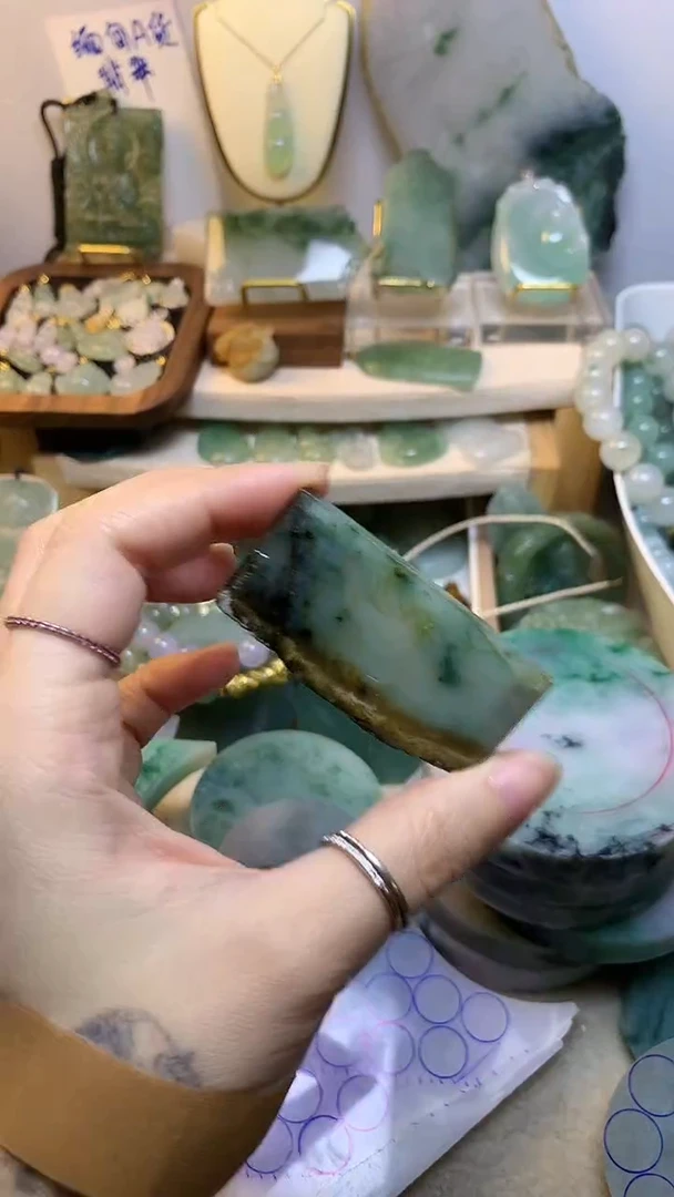 未镶嵌挂件翡翠 缅甸A货翡翠，没有运费险