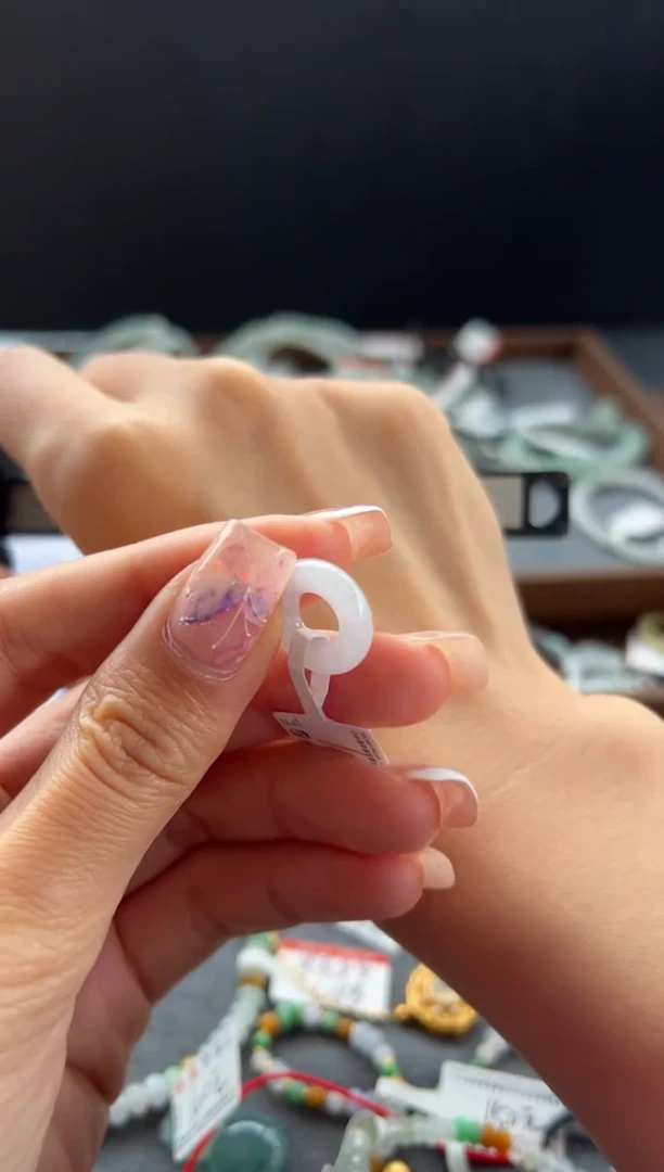 【闪购商品】翡翠吊坠(不含链)未镶嵌652号