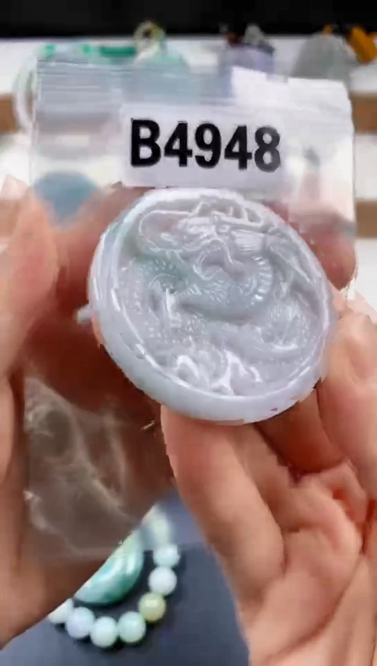 颈饰未镶嵌翡翠天然翡翠吊坠挂件