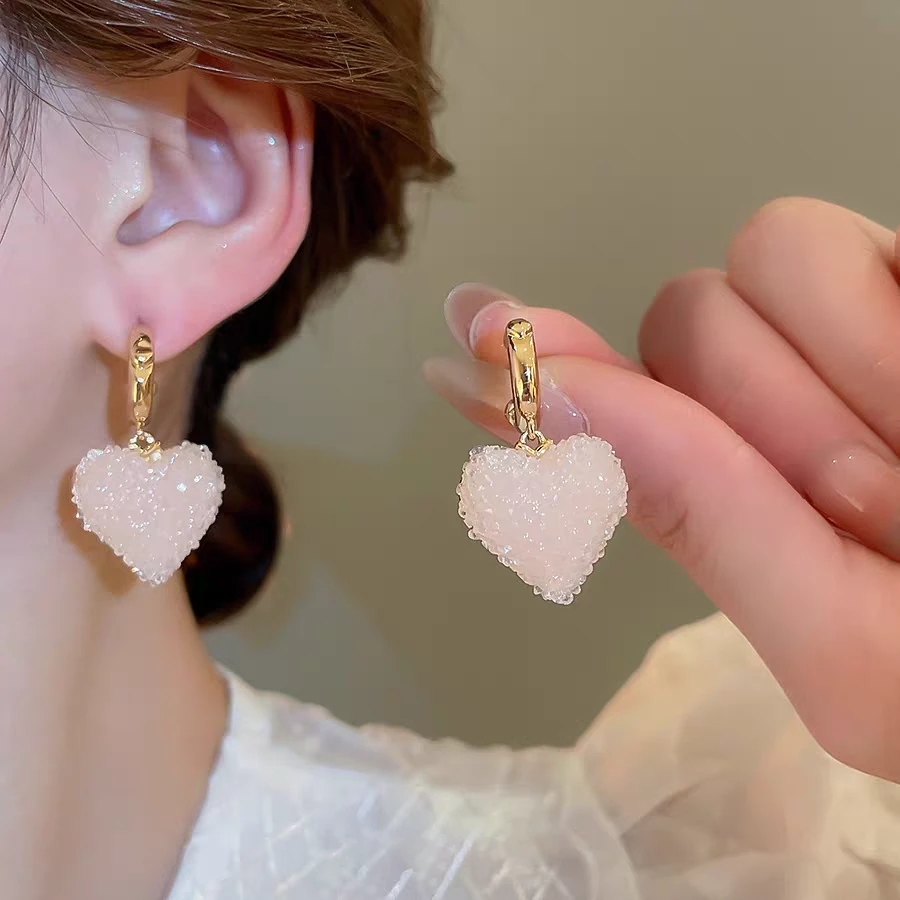 法式粉色爱心耳环女轻奢时尚甜美小清新耳钉精致小众气质温柔耳饰