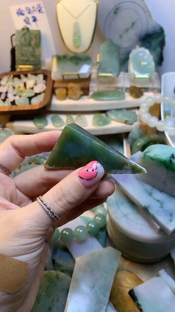 未镶嵌挂件翡翠 缅甸A货翡翠，没有运费险