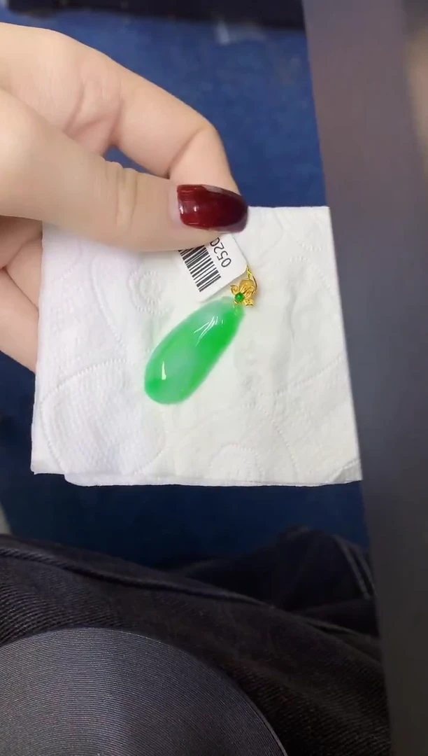 颈饰18K金镶嵌翡翠缅甸天然翡翠a货