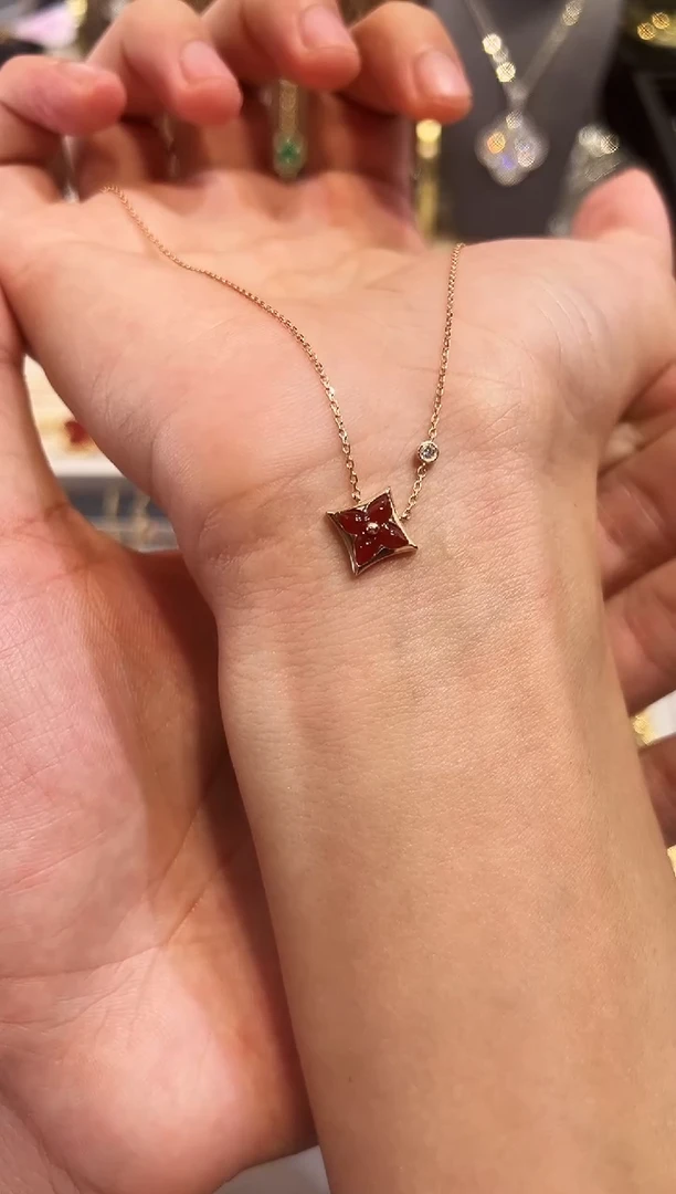 项链18K金镶嵌钻石18k金老花项链