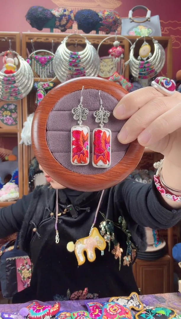 刺绣耳环116甜甜家