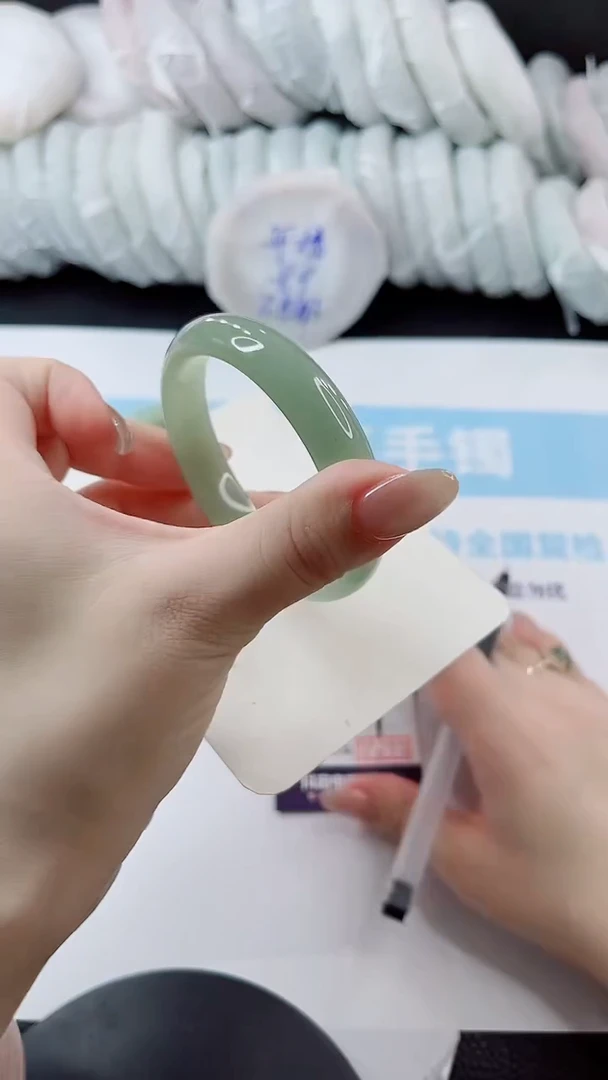 未镶嵌手镯石英质玉多样性发货L159