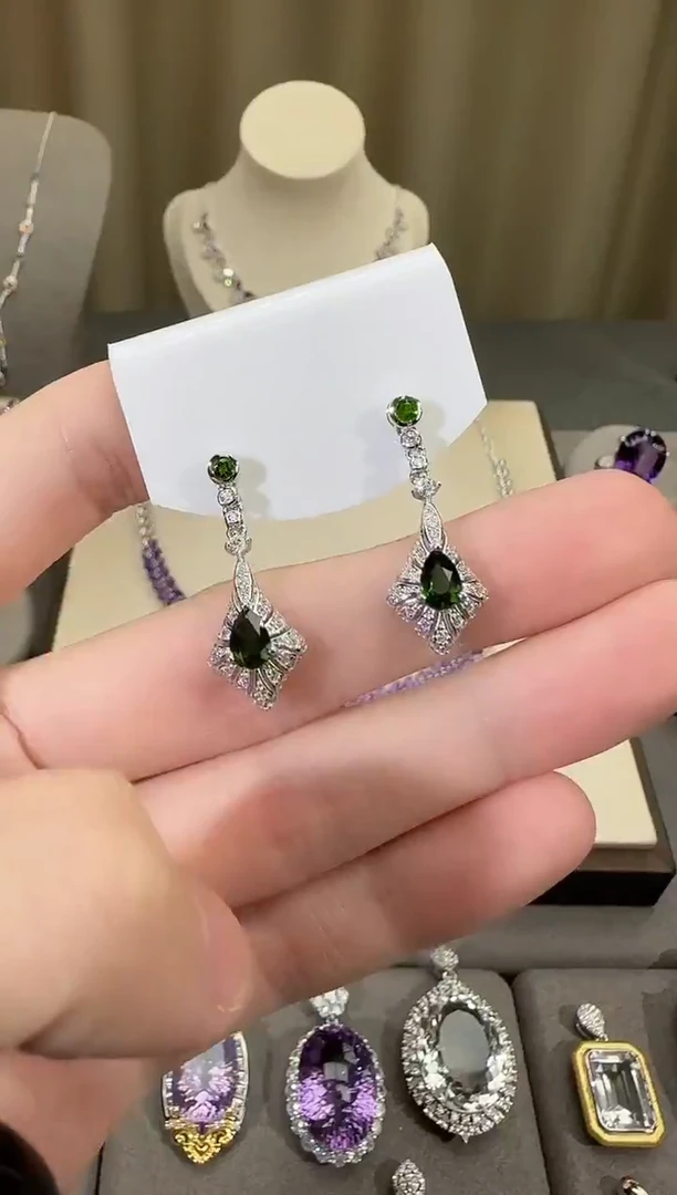 银S925镶嵌透辉石耳坠5*7mm耳坠设计款