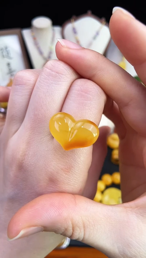 琥珀未镶嵌珠宝奇石柒月