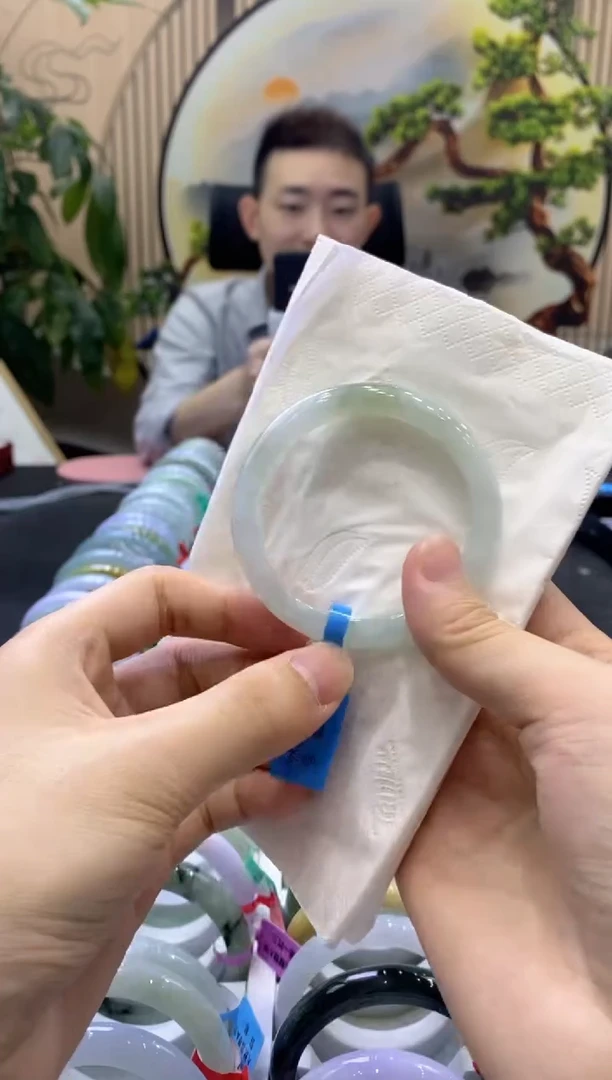 翡翠手镯未镶嵌0000005813
