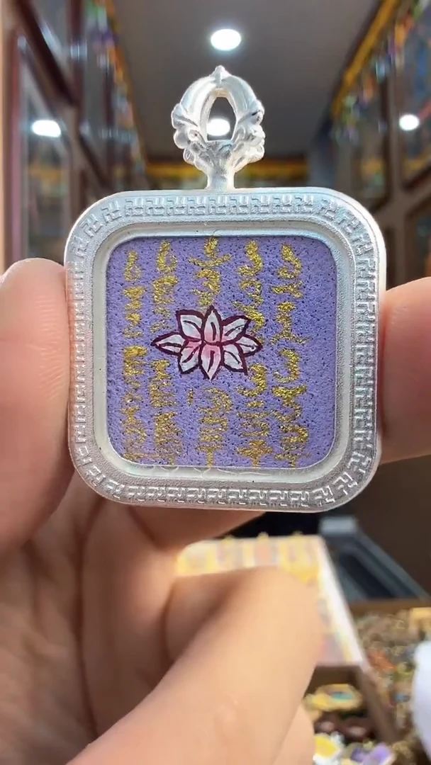 吊坠五条经文-纯手绘唐卡