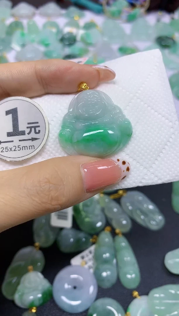 颈饰18K金镶嵌翡翠 天然翡翠A货