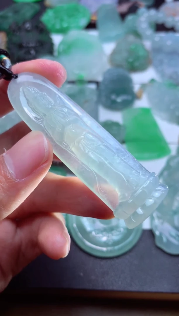 【闪购商品】翡翠颈饰未镶嵌天然翡翠