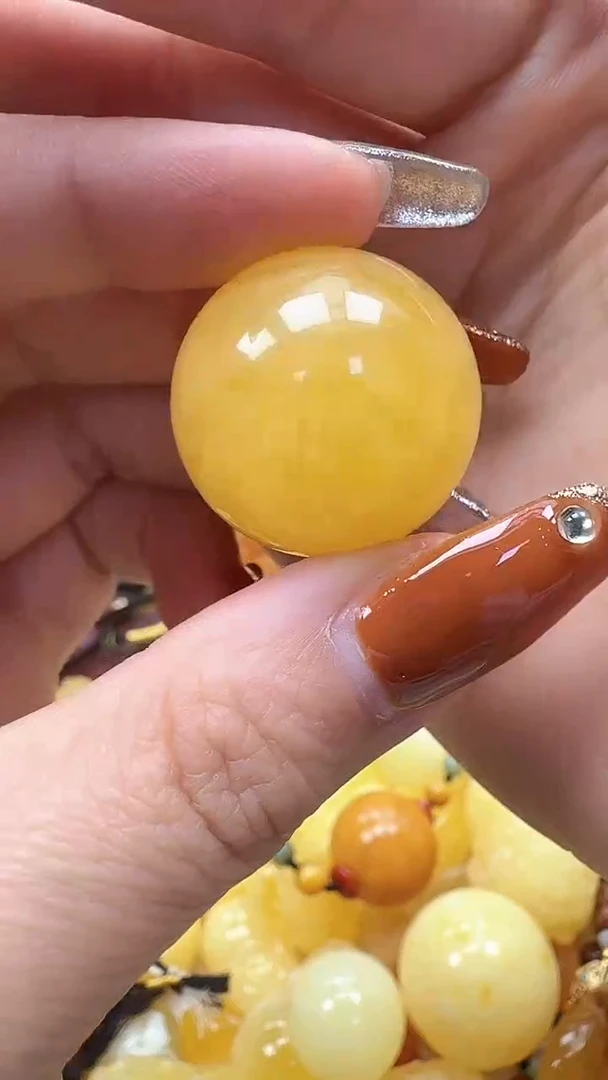 裸石琥珀未镶嵌如图