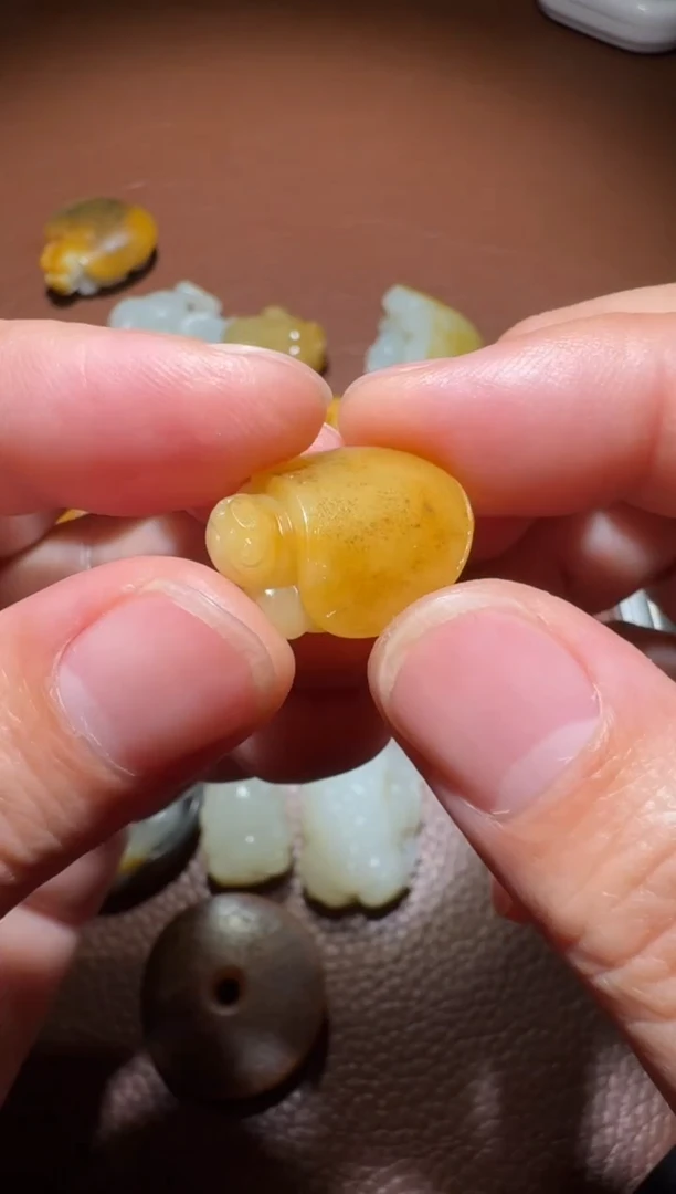 未镶嵌和田玉挂件和田玉