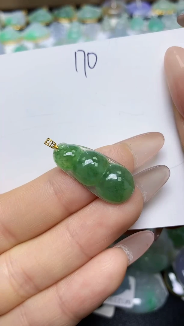 翡翠未镶嵌颈饰天然翡翠A货