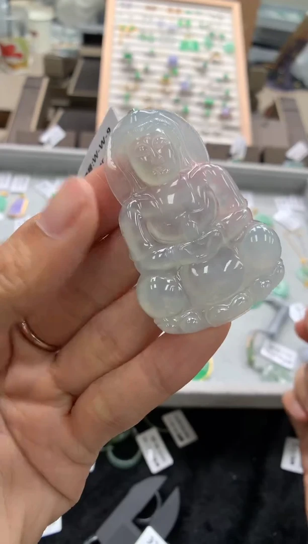 颈饰未镶嵌翡翠观音