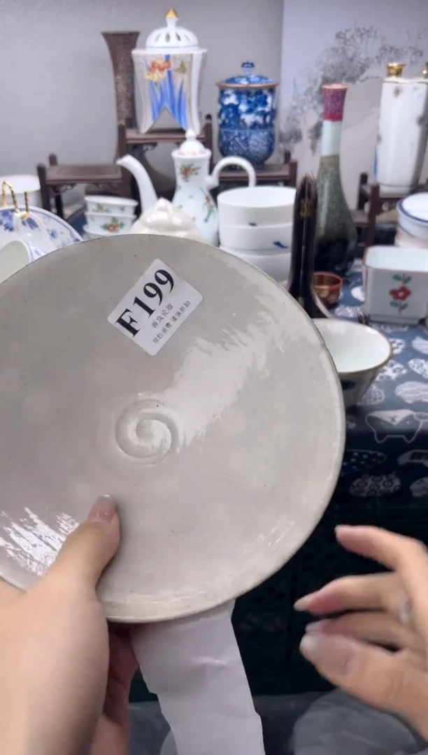 瓷片咕*滴   F199