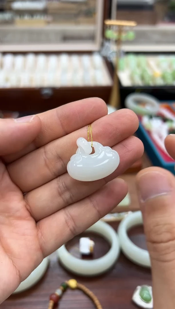 【闪购商品】和田玉吊坠未镶嵌福袋锁