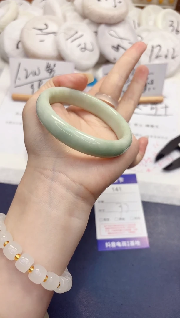 石英质玉手镯未镶嵌141-翠玉-圈口57