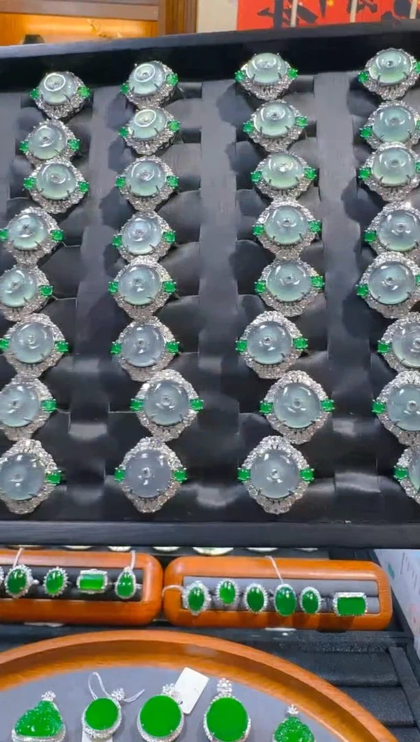 翡翠未镶嵌戒指天然a货翡翠+发其一