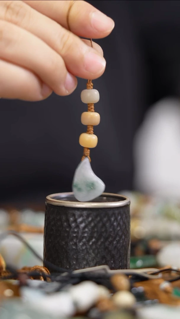 翡翠未镶嵌吊坠(不含链)红桃粿手机串