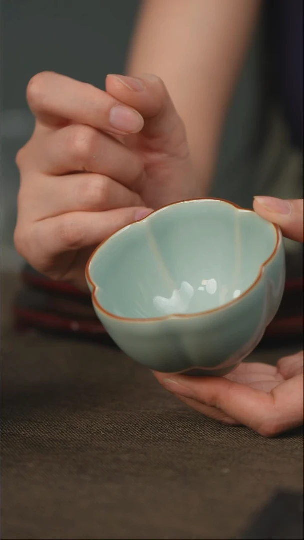 五瓣梅花杯  带底款手工雕刻