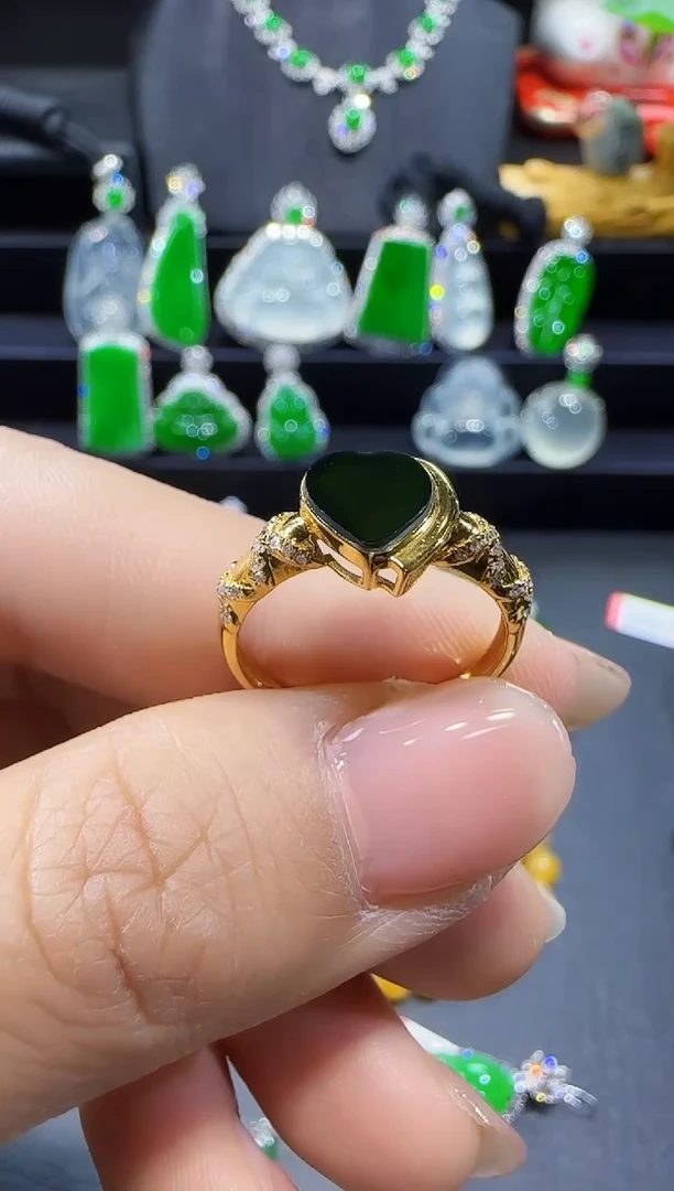 【闪购商品】翡翠戒指18K金镶嵌戒指