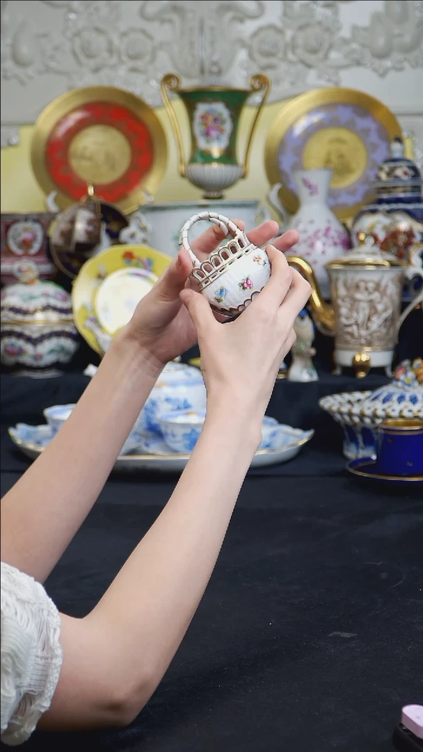 骨瓷婷婷中古器物如图所示95