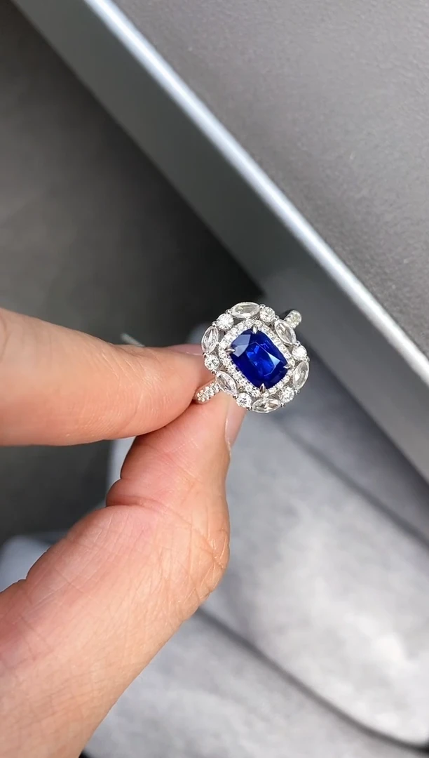 【闪购商品】蓝宝石戒指18K金镶嵌2.09ct/喜迎财神专属价