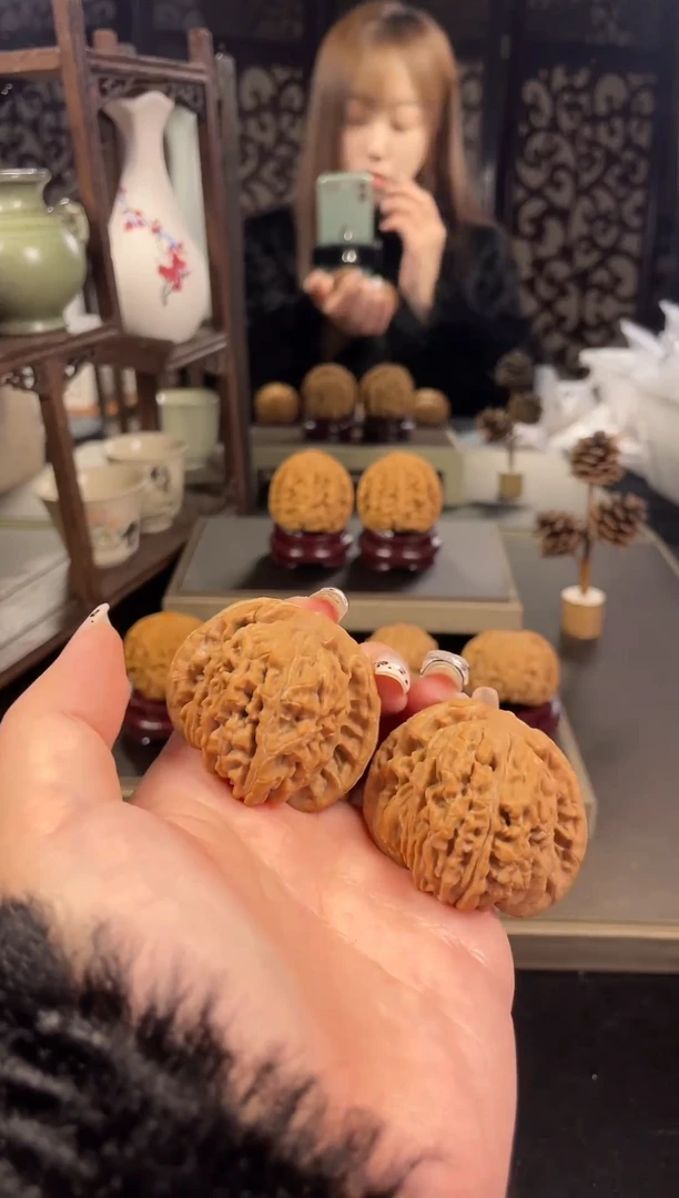 【闪购商品】文玩核桃把件四座楼43尺-50