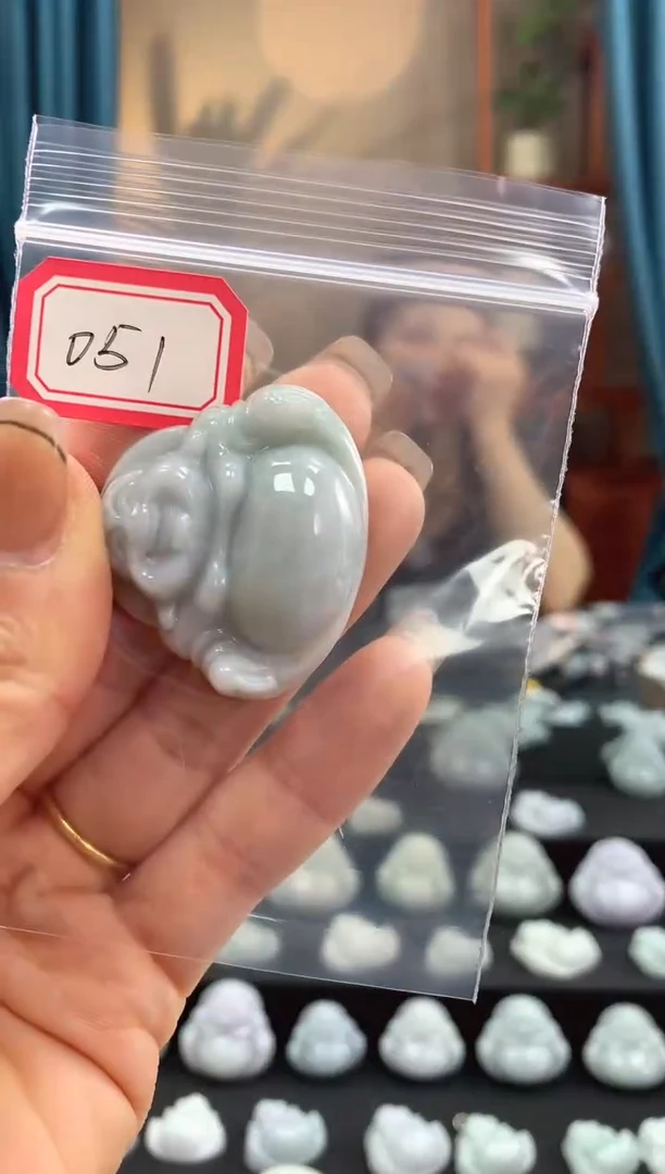 翡翠未镶嵌颈饰佛公051