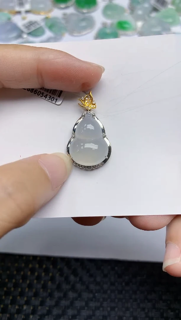 翡翠18K金镶嵌颈饰天然A货翡翠