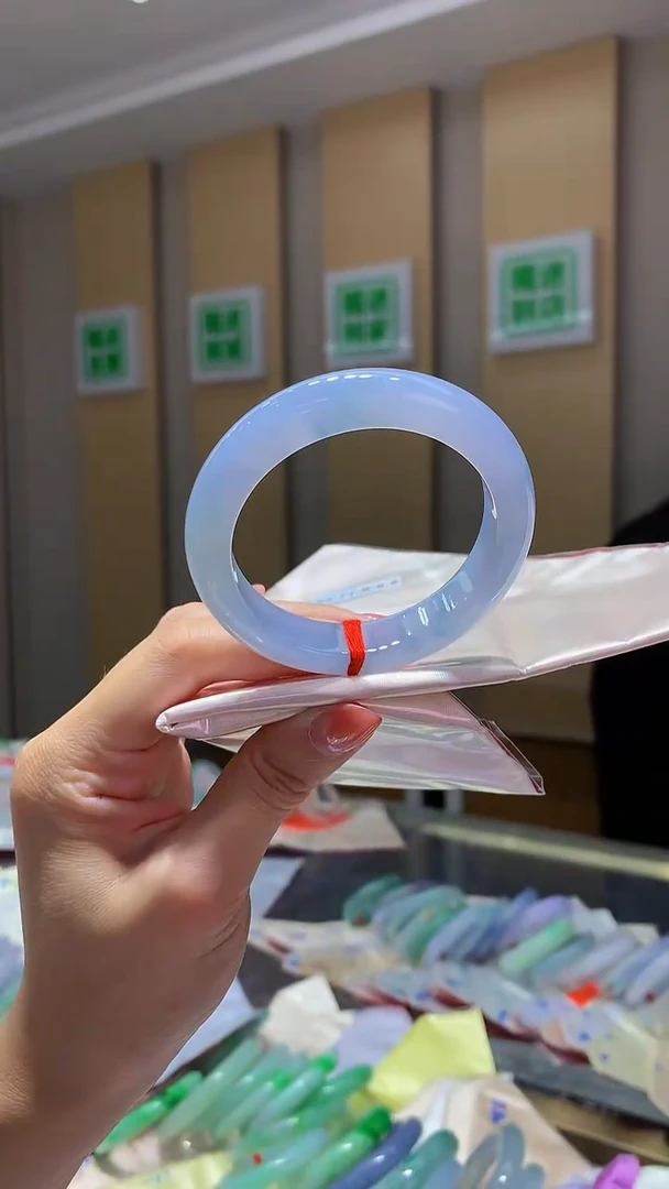 未镶嵌手镯翡翠-Q68 圈口52