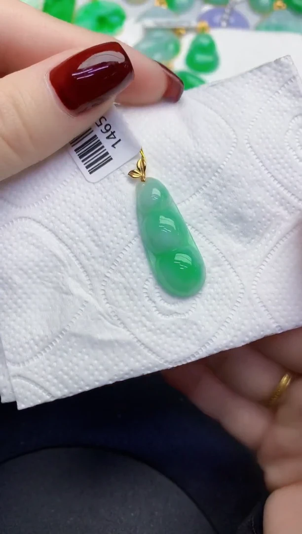 颈饰18K金镶嵌翡翠缅甸天然翡翠A货