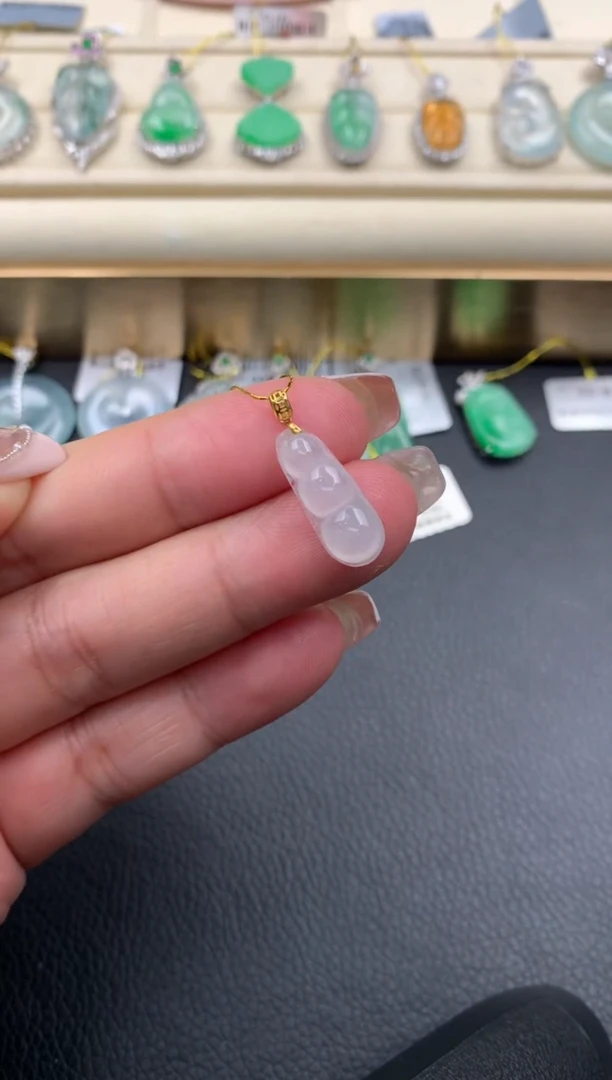 【闪购商品】翡翠颈饰18K金镶嵌D330