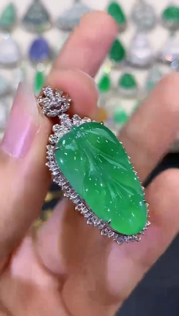 吊坠(不含链)18K金镶嵌翡翠B230