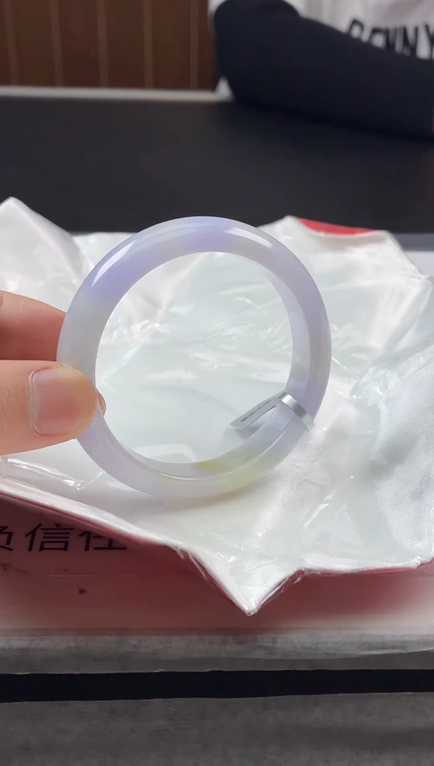 翡翠手镯未镶嵌纯天然A货翡翠手镯