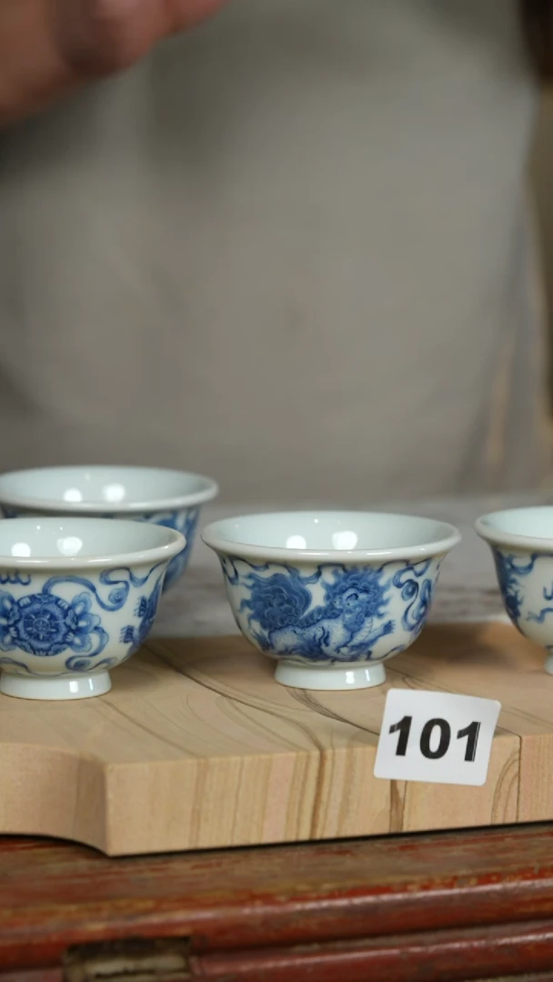 瓷片一只/标题标题标题标题