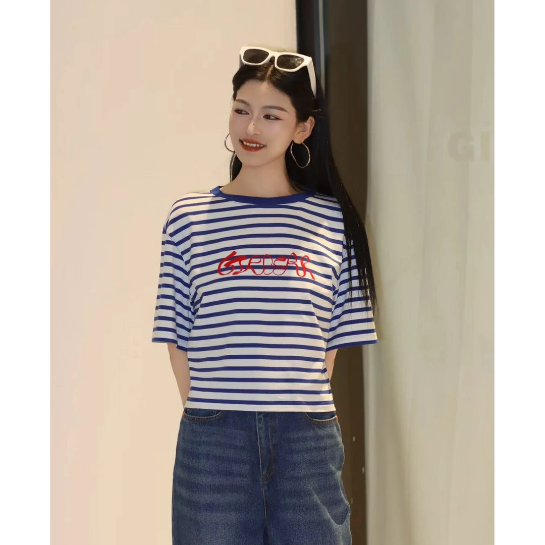 GIRDEAR/哥弟1300790  夏季时尚百搭休闲圆领蓝白条纹撞色印花T恤