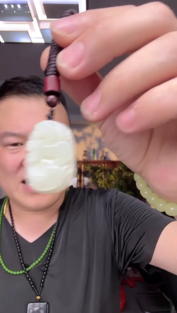 和田玉未镶嵌颈饰1