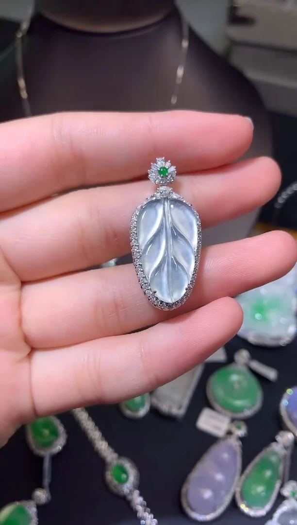 翡翠18K金镶嵌吊坠(不含链)吊坠