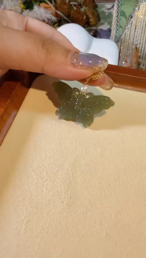 吊坠(不含链)未镶嵌和田玉蝴蝶 055