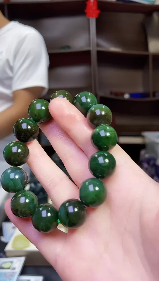 和田玉未镶嵌颈饰1