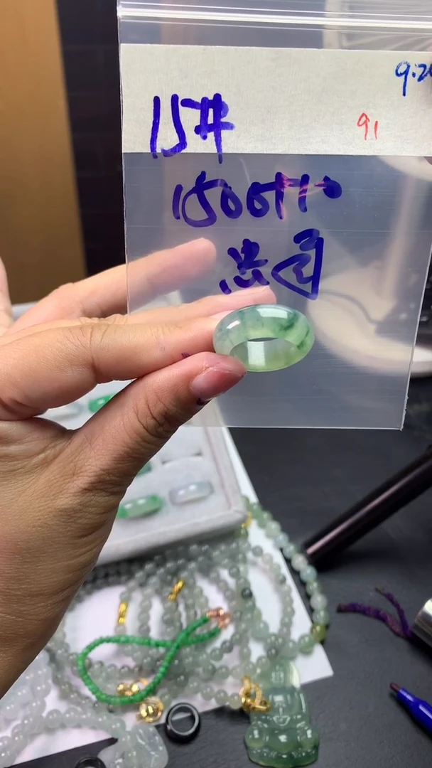 未镶嵌定制翡翠忠*哥毛货需精细抛光拍一发一