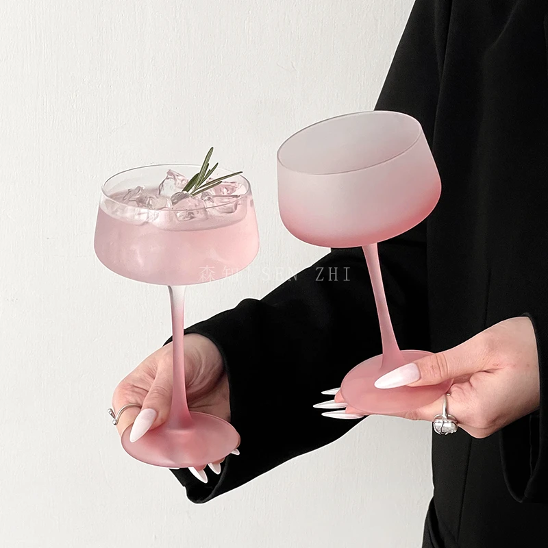 小众设计粉色女生特调微醺酒杯高级感鸡尾酒杯高脚杯果酒玻璃杯子