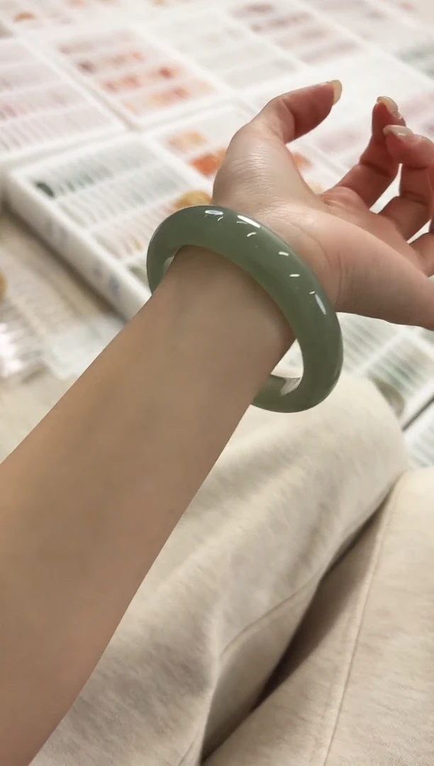 未镶嵌手镯石英质玉65-57D