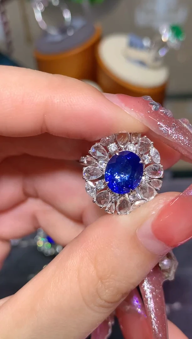 戒指蓝宝石18K金镶嵌3.1CT