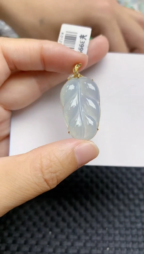翡翠18K金镶嵌颈饰天然A货翡翠